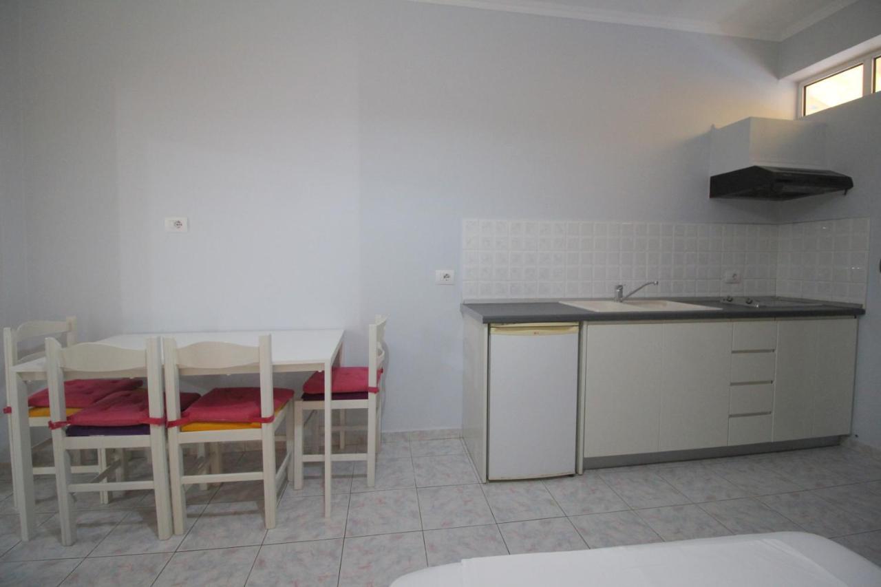 Murati Suites Sarandë 外观 照片